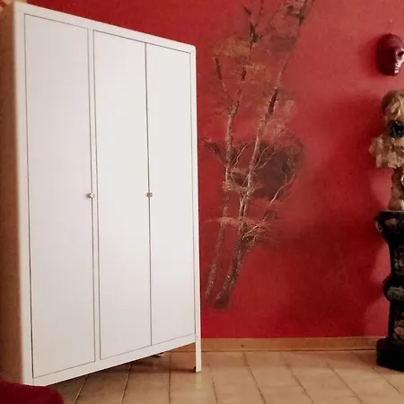 Spacious Artist's On Canal In Center - 100 Square Meters *