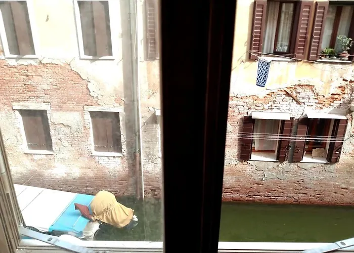 Scenic Artist's On Canal In Center 100 Square Meters Διαμέρισμα