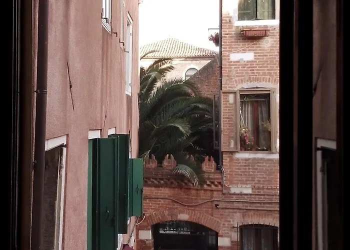 Scenic Artist's On Canal In Center 100 Square Meters *