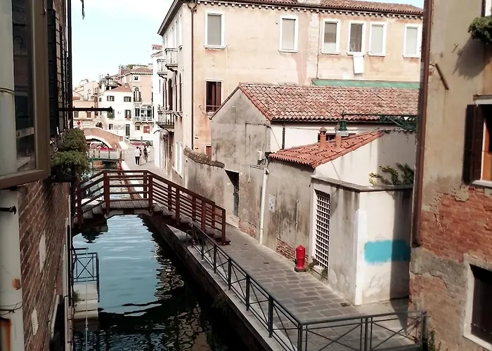 Scenic Artist's On Canal In Center 100 Square Meters Βενετία